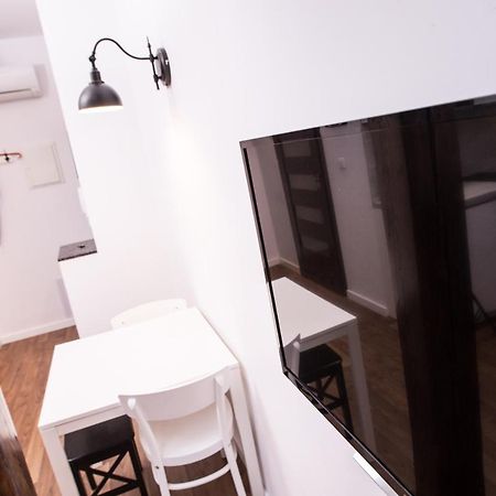 Mirror Apartments Cracovie Extérieur photo