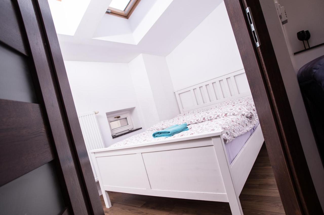 Mirror Apartments Cracovie Extérieur photo