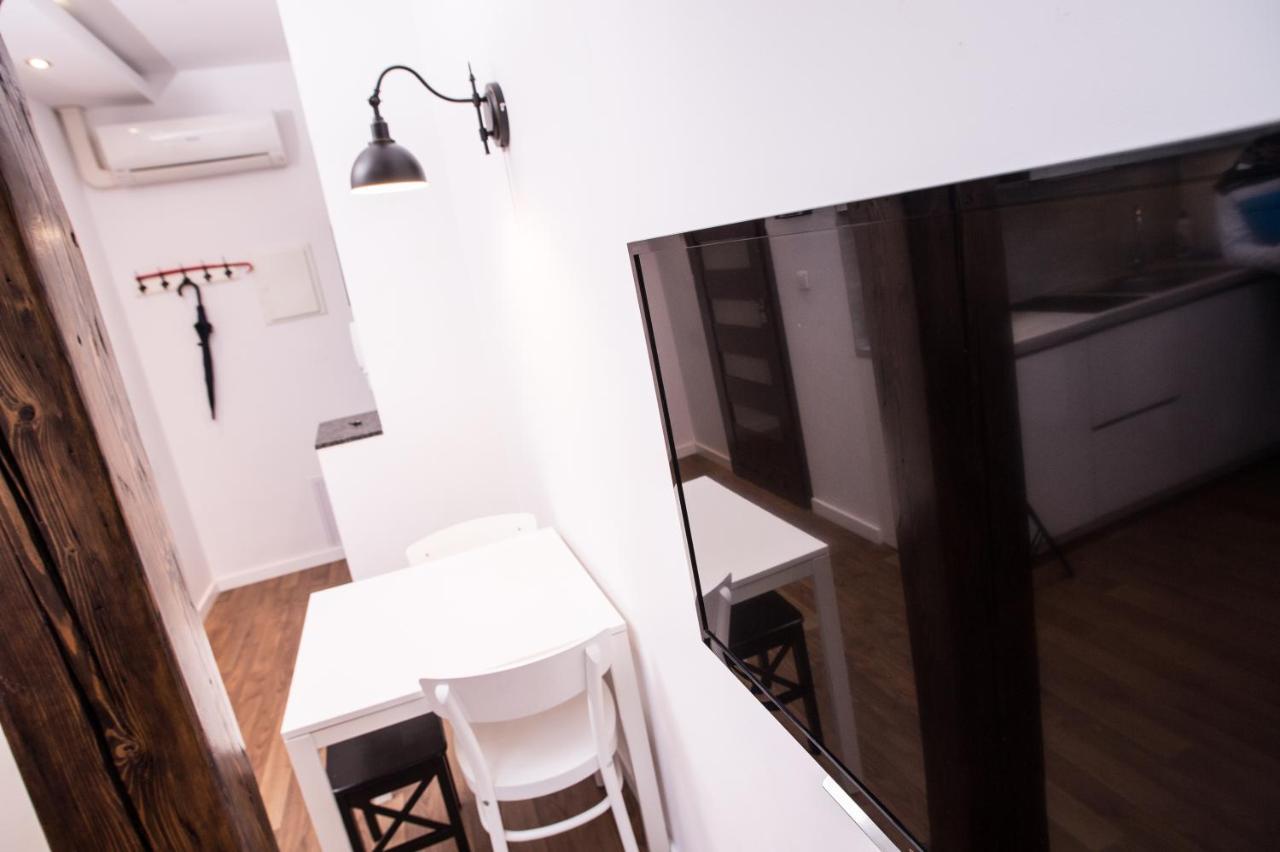 Mirror Apartments Cracovie Extérieur photo