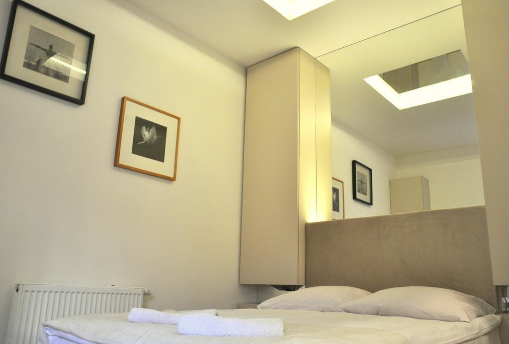 Mirror Apartments Cracovie Extérieur photo
